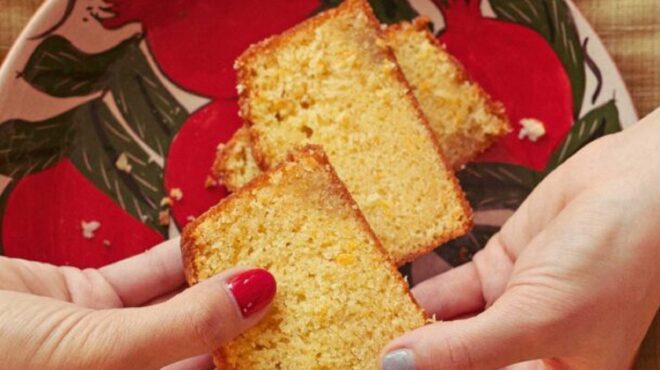 κέικ-πορτοκαλιού-με-γιαούρτι-563436970