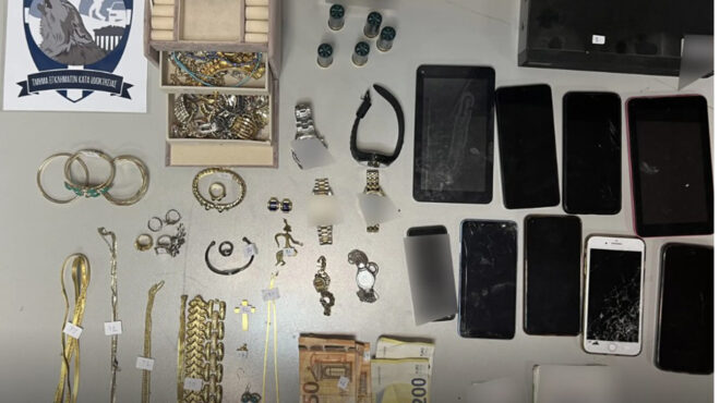 αττική-χειροπέδες-σε-συμμορία-διαρρη-563425744