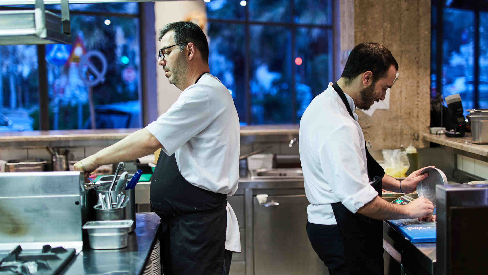 6 εστιατόρια στην Αθήνα που μαγειρεύουν με λίγα, καλά και νόστιμα υλικά-4