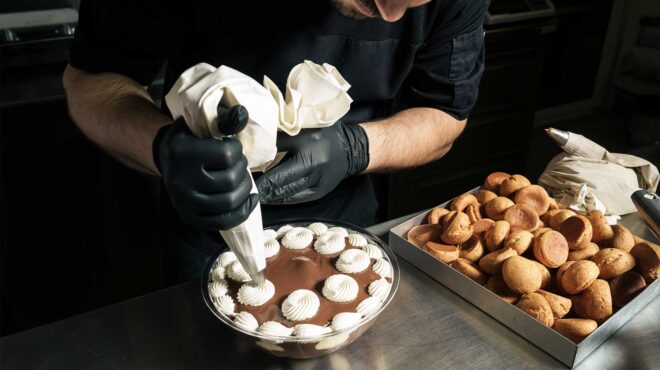 4-εμβληματικά-ζαχαροπλαστεία-της-καβά-563422243