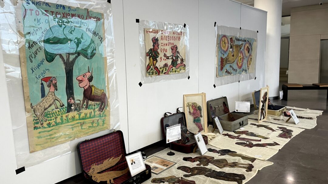 ο-καραγκιόζης-ανοίγει-τις-βαλίτσες-το-563416366