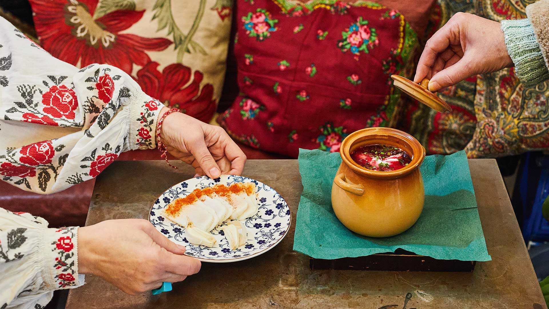 Τα μαγαζιά με την πιο «σπιτική» ατμόσφαιρα στην Αθήνα-6