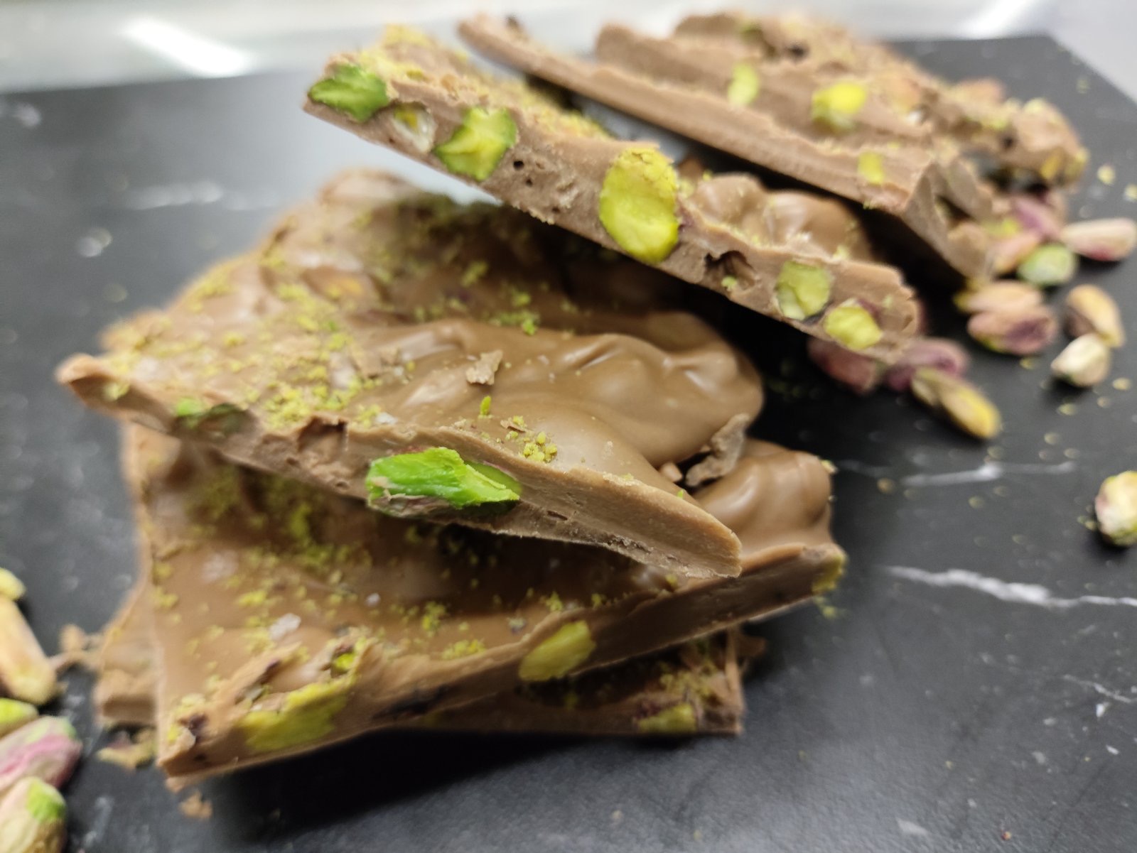 Γλυκά από κανταΐφι και φιστίκι: Η ελληνική απάντηση στη Dubai Chocolate-3