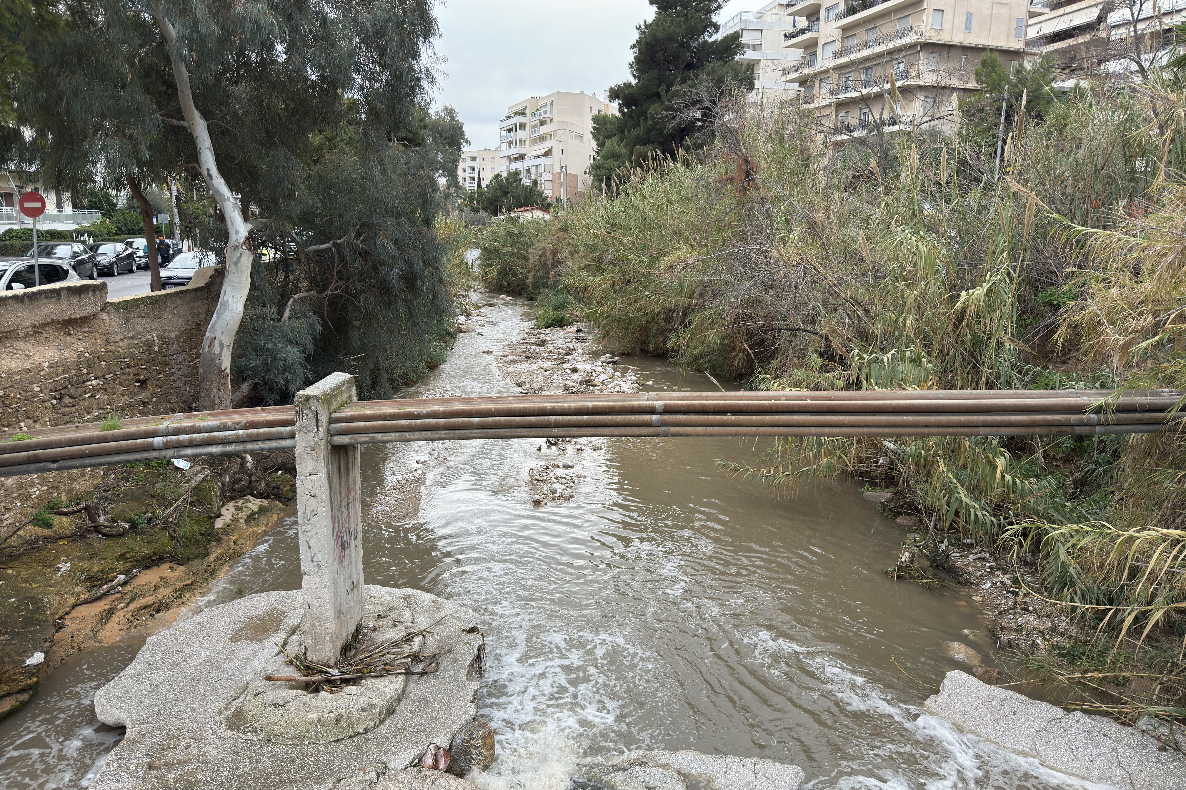 Οι αγωγοί που «πνίγουν» την Αθηναϊκή Ριβιέρα-7