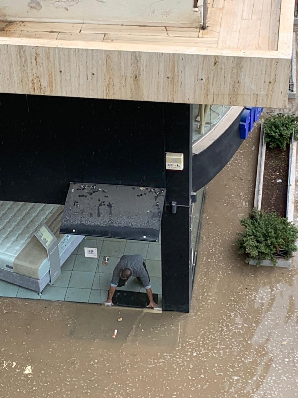 Οι αγωγοί που «πνίγουν» την Αθηναϊκή Ριβιέρα-4