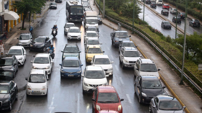 σύγκρουση-φορτηγού-με-ι-χ-στην-κηφισία-563404420