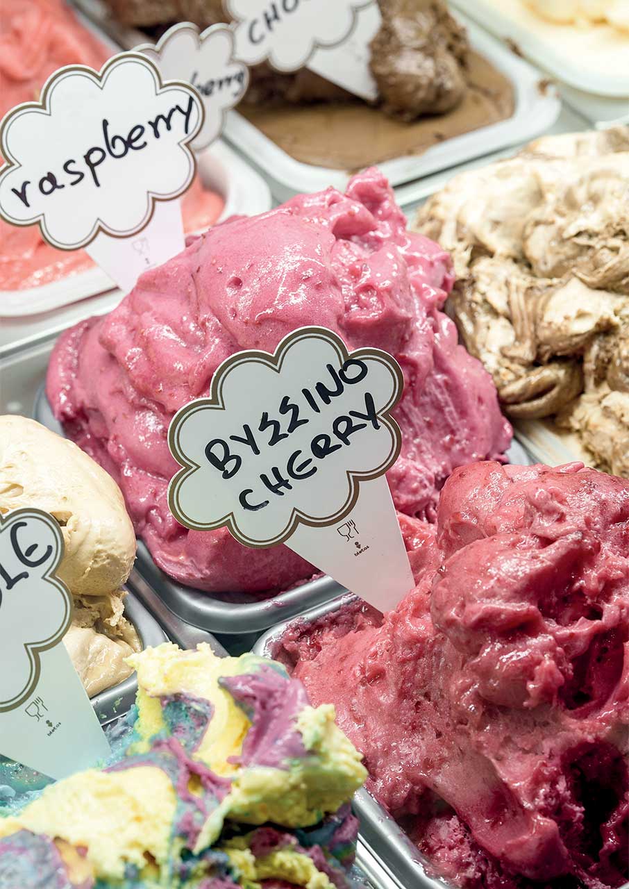 4 εμβληματικά ζαχαροπλαστεία της Καβάλας-5