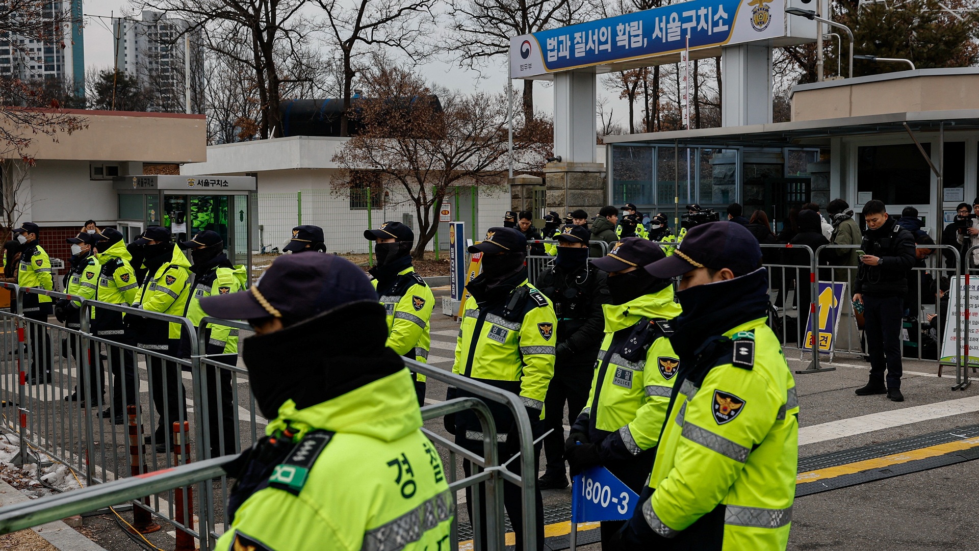 Νότια Κορέα: Ο έκπτωτος πρόεδρος πέρασε τη πρώτη του νύχτα στη φυλακή-1