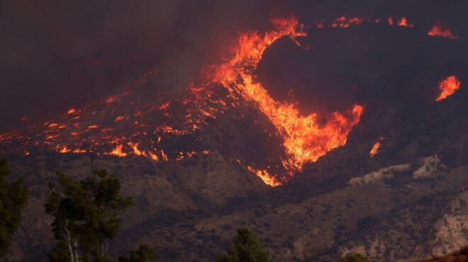 λος-αντζελες-νέα-πυρκαγιά-βόρεια-της-π-563430658