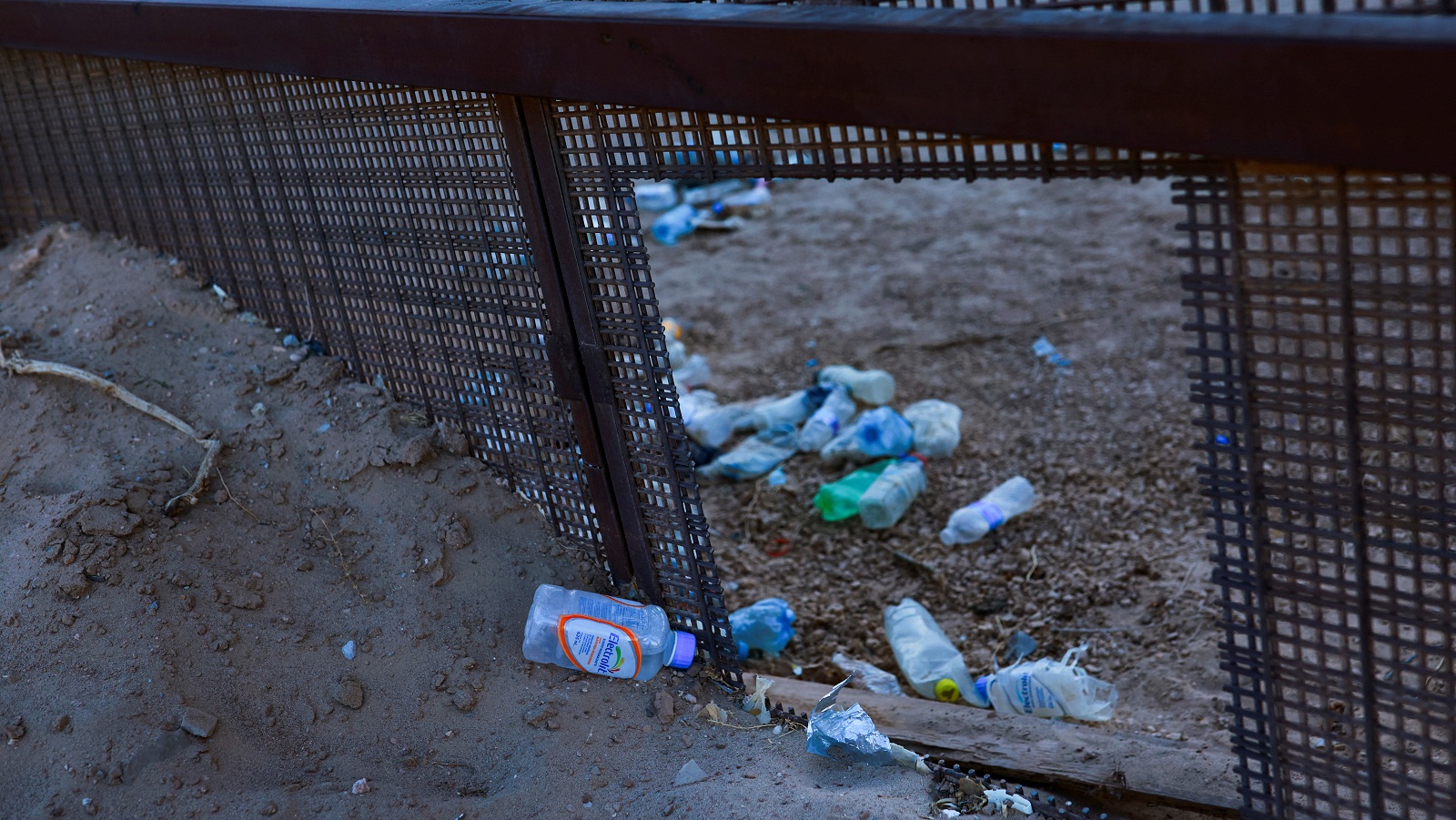 Νέες απειλές Τραμπ κατά μεταναστών: Θα σταματήσουμε την εισβολή-1