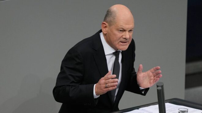 πυρά-σολτς-ο-μερτς-σκέφτεται-να-συνεργ-563442034