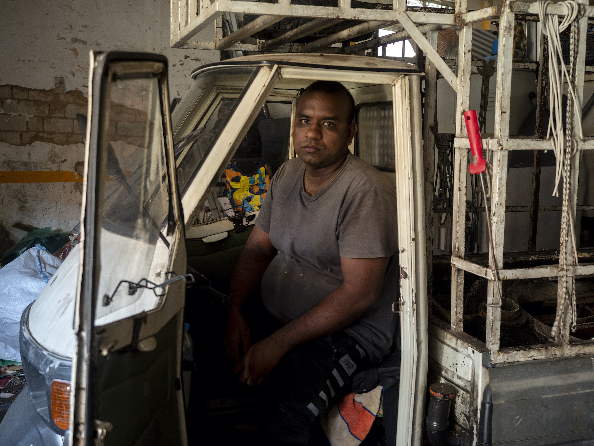 Οι «δύτες» των κάδων δικτυώνονται-1