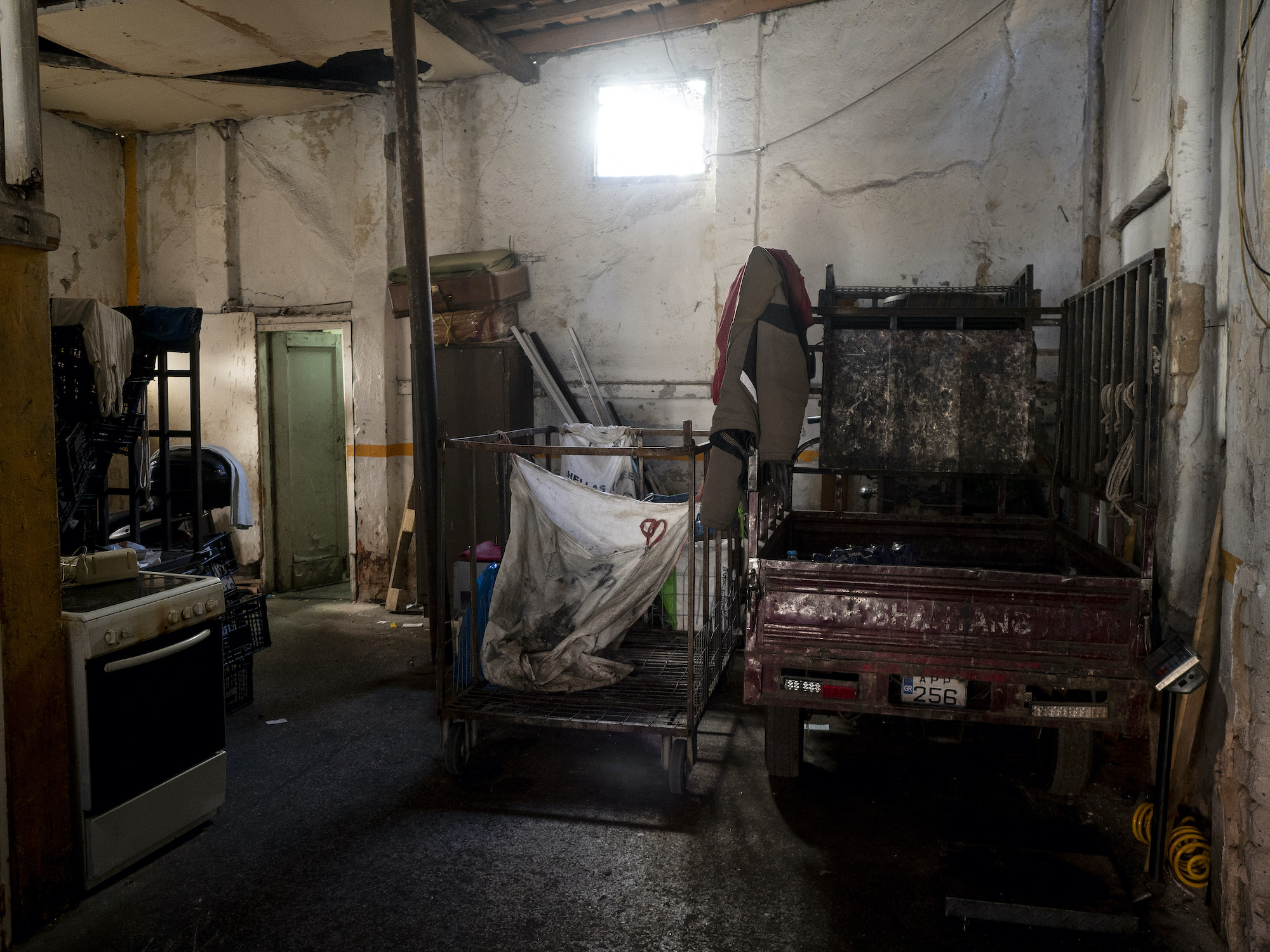 Οι «δύτες» των κάδων δικτυώνονται-6