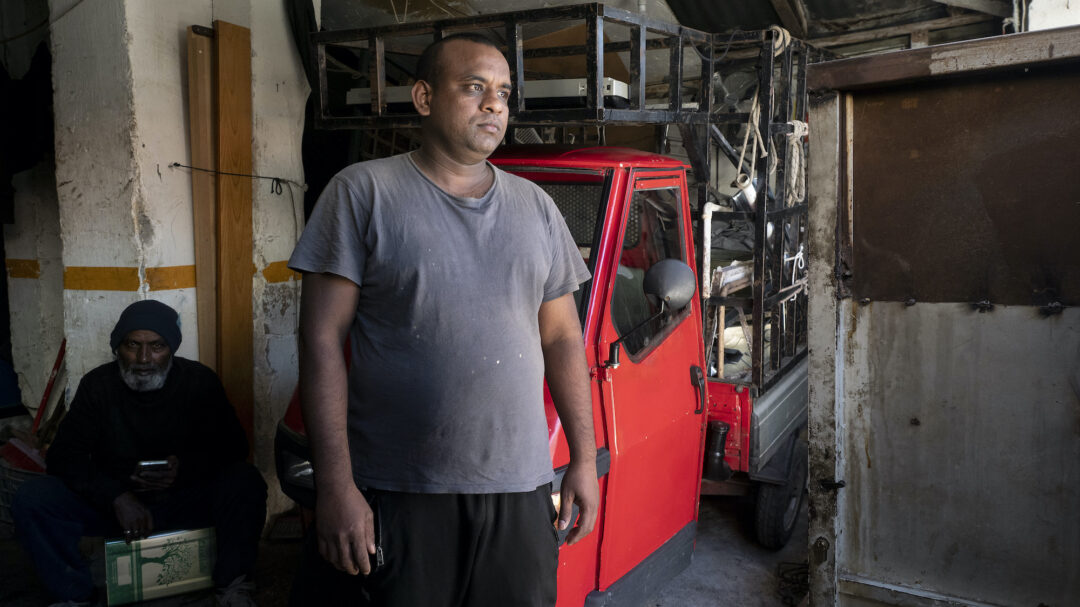 οι-δύτες-των-κάδων-δικτυώνονται-563413507