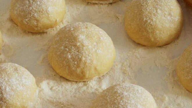 ουκρανικά-ψωμάκια-παμπούσκι-σε-συντα-563413606