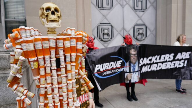 κρίση-οπιοειδών-στις-ηπα-η-φαρμακευτι-563432452