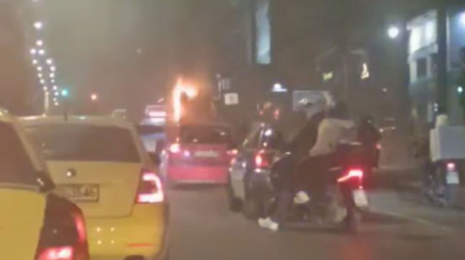 Λ. Αλεξάνδρας: Φωτιά ξέσπασε σε απορριμματοφόρο-1