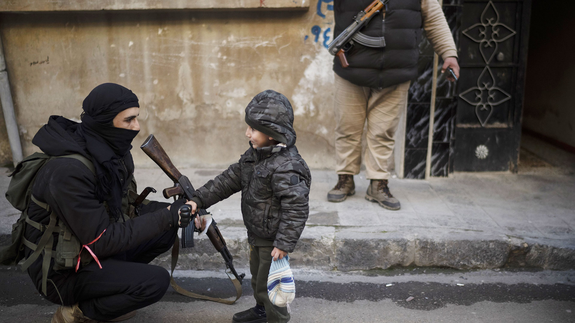 Οι Ευρωπαίοι επιστρέφουν δειλά στη Συρία – Η χειραψία που δεν έγινε και τα αντιφατικά μηνύματα-1