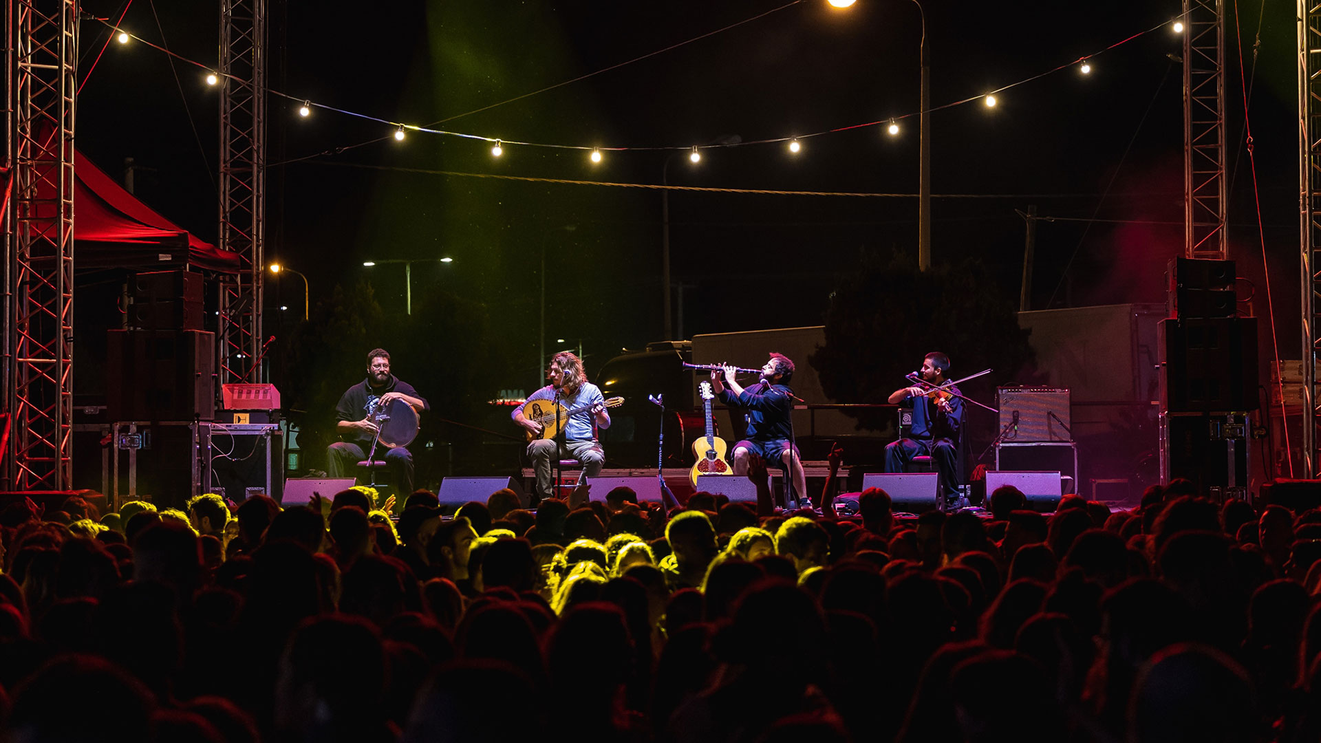 Οι νέοι αγαπούν ξανά την παραδοσιακή μουσική – Ηπειρώτικοι χοροί στην καρδιά της Αθήνας-2
