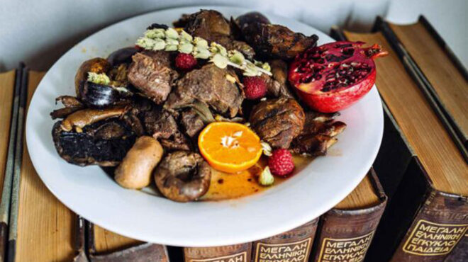 αγριογούρουνο-κρασάτο-στη-γάστρα-με-κ-563403172