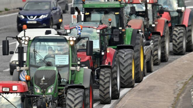 αγρότες-ενισχύουν-τα-μπλόκα-σε-καρδίτ-563437825
