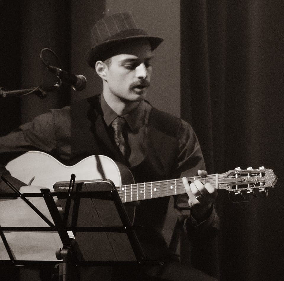 Τι κάνει ο Τσιτσάνης στη Μελβούρνη;-2