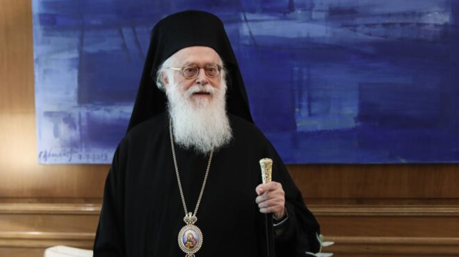 αρχιεπίσκοπος-αναστάσιος-σε-λαϊκό-πρ-563436655