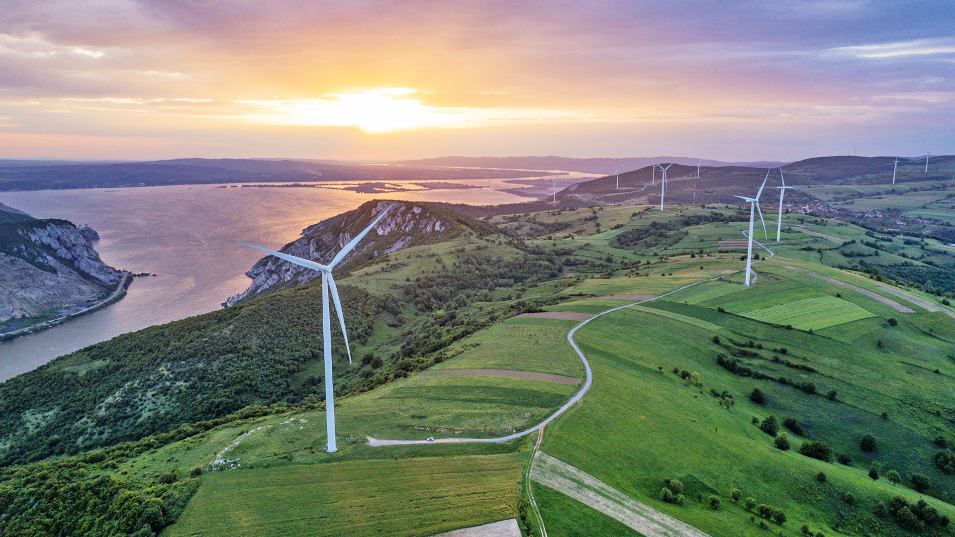 ΔΕΗ: Eπιβεβαιώνει τη δέσμευσή της για ένα πράσινο και βιώσιμο μέλλον-1