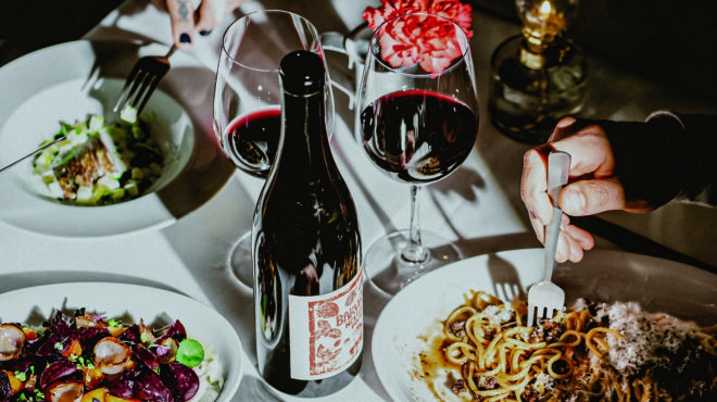 για-πειραγμένα-ελληνικά-πιάτα-στην-πλ-563445370