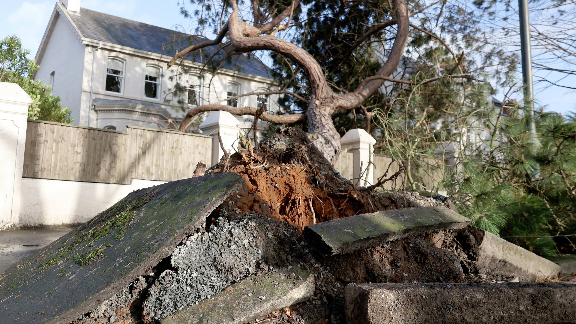 Κακοκαιρία Εογουιν: Ενας νεκρός στην Ιρλανδία – Πάνω από ένα εκατομμύριο οικήματα χωρίς ρεύμα-3