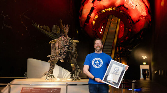 ρεκόρ-γκίνες-βρετανός-επισκέφθηκε-42-μο-563442247