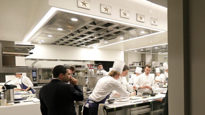 για-έν-αστέρι-μισελέν-για-μιαν-ελένη-563401195