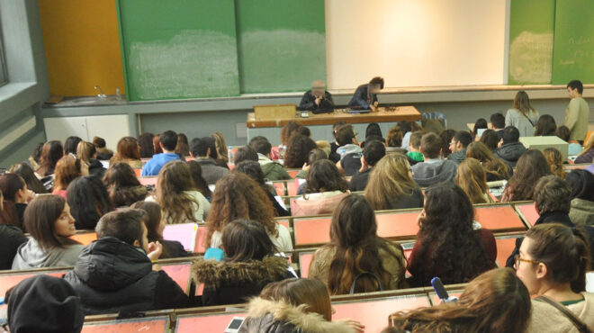 ομπρέλα-από-εκπα-στους-αιώνιους-φοι-563427676