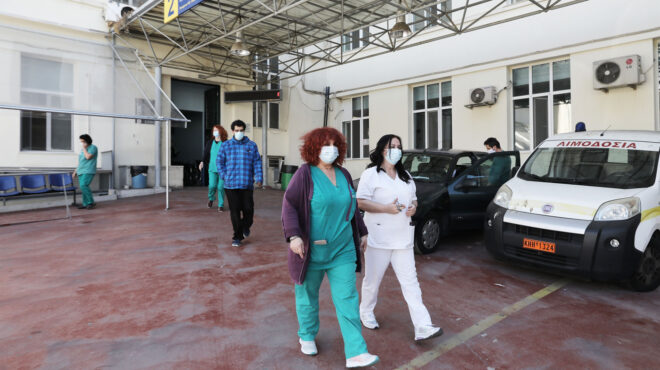 κίτρινη-κάρτα-για-τα-έργα-του-ταμείο-563408194