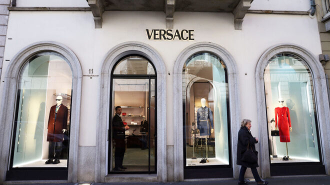 h-prada-φλερτάρει-τον-versace-563412994