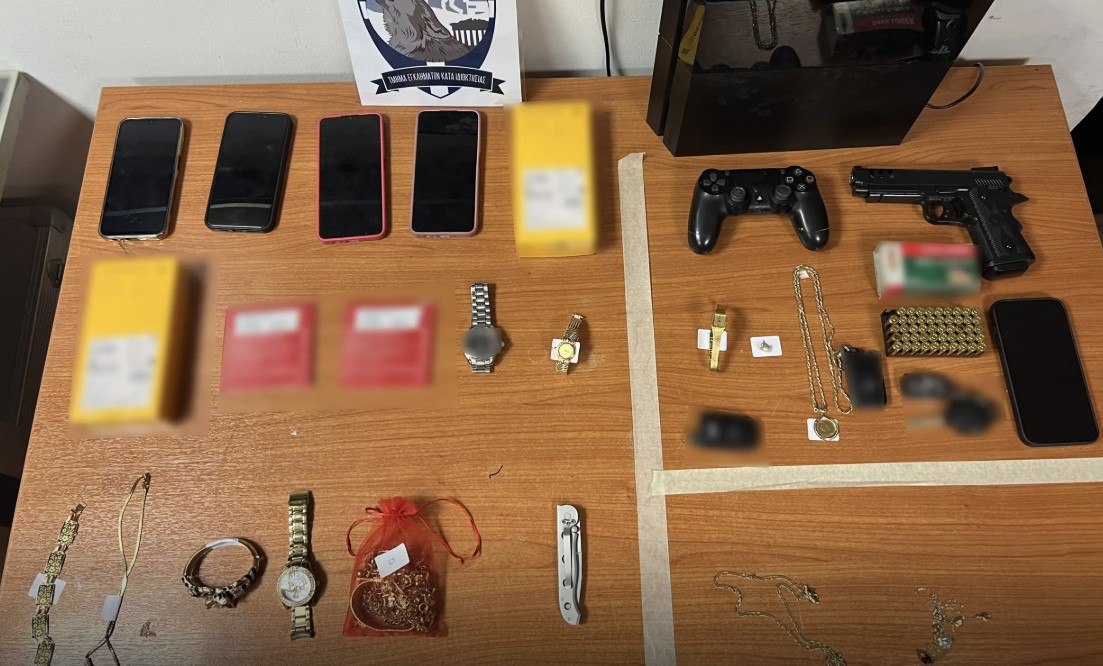 Αττική: Χειροπέδες σε συμμορία διαρρηκτών – Η χρυσή λεία και το modus operandi-1