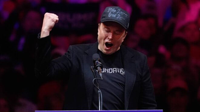 στιβ-μπάνον-με-τα-χρήματα-του-μασκ-θα-563406529