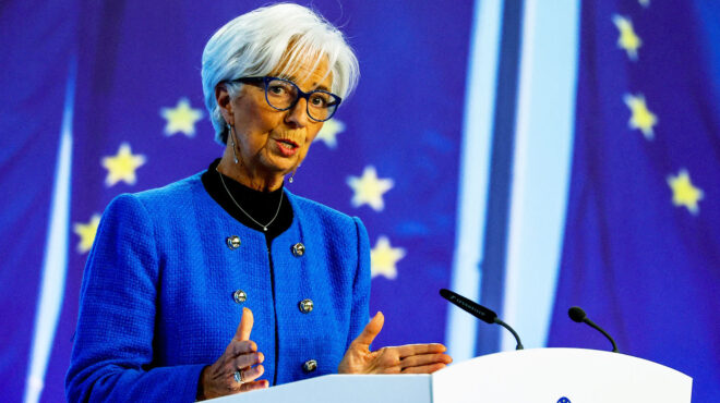 η-εκτ-προχώρησε-σε-πέμπτη-μείωση-επιτο-563445433