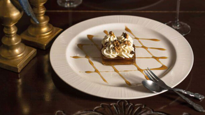 γιαούρτι-με-μέλι-και-καρύδια-αλλιώς-563404246