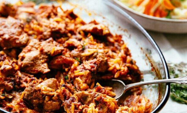 γιουβέτσι-χοιρινό-με-εσπεριδοειδή-563399062