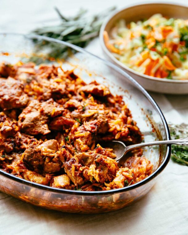 γιουβέτσι-χοιρινό-με-εσπεριδοειδή-563399062