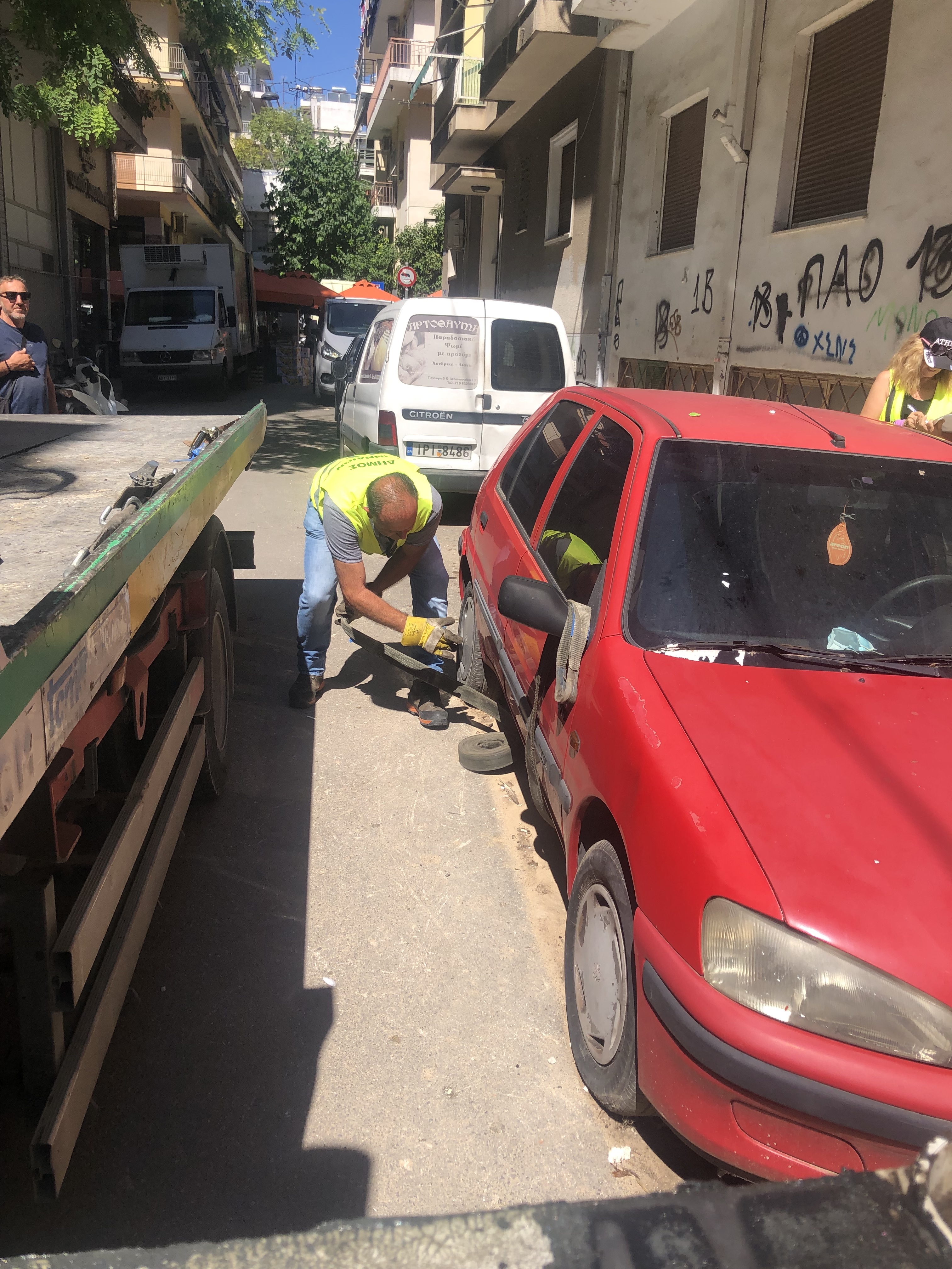 Αθήνα: 1.100 εγκαταλελειμμένα οχήματα μαζεύτηκαν από τους δρόμους-2