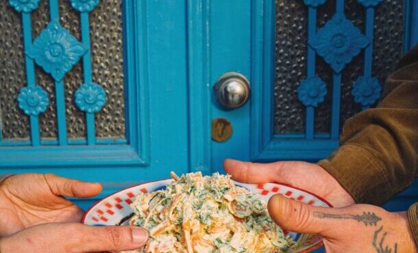 καροτοσαλάτα-με-γιαούρτι-και-σκόρδο-563402914