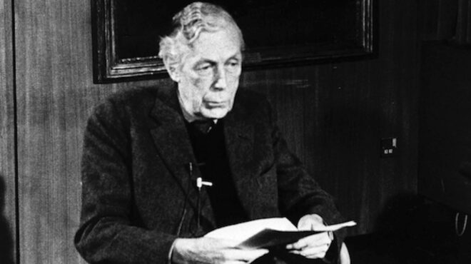 ενας-κατάσκοπος-της-εσσδ-στην-αυλή-της-563416561