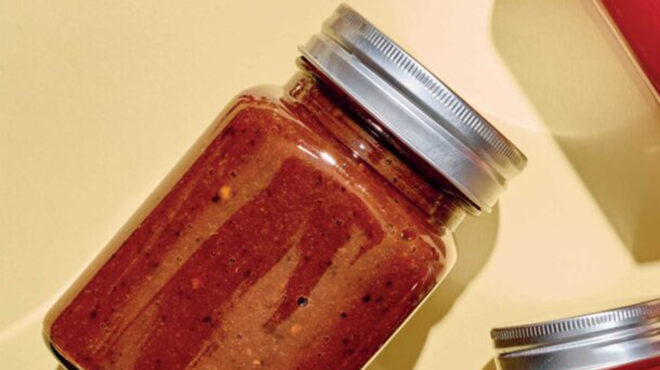 καυτερή-σάλτσα-chipotle-chilli-563417824