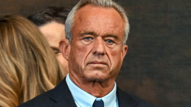 ηπα-ο-ρόμπερτ-κένεντι-τζούνιορ-ενώπιο-563441725