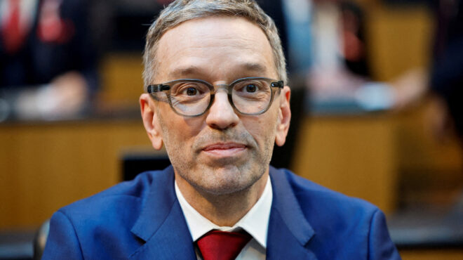 χέρμπερτ-κικλ-ποιος-είναι-ο-ακροδεξιό-563404618