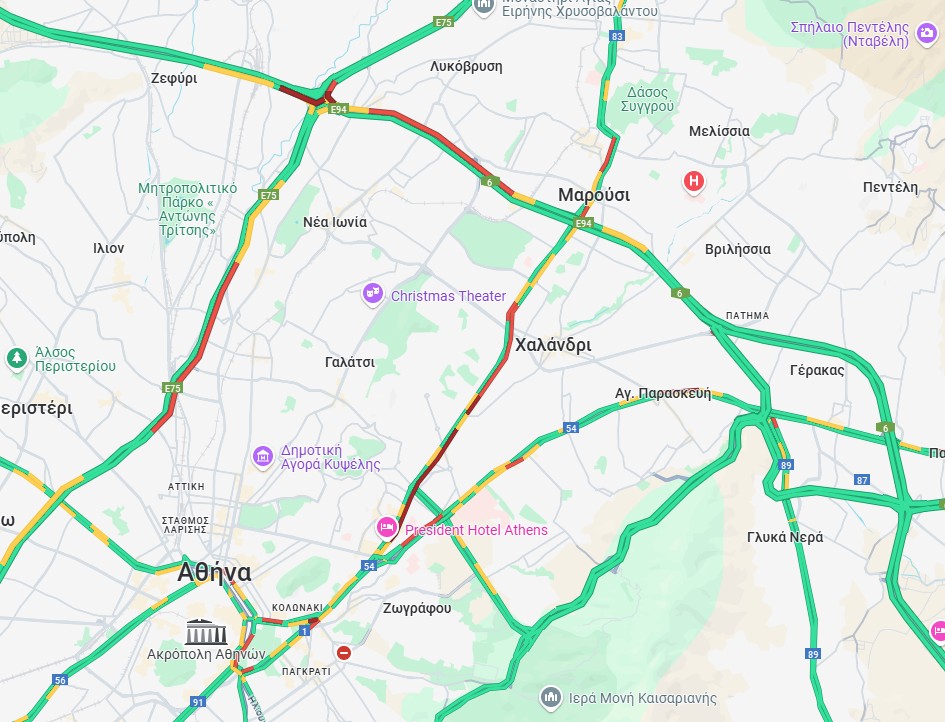 Σύγκρουση φορτηγού με Ι.Χ. στην Κηφισίας – Κυκλοφοριακή συμφόρηση-1