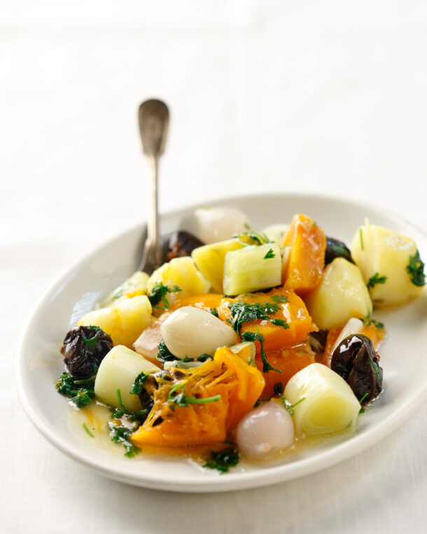 κολοκύθα-μαγειρευτή-με-δαμάσκηνα-από-563439574