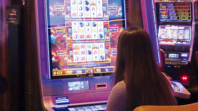 οι-κρητικοί-της-νύχτας-και-οι-αστυνο-563413270